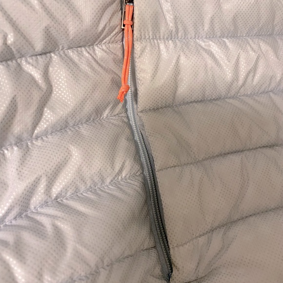 Like new - Columbia Omni-Heat™ thermal reflectiveLIGHTWEIGHT WARMTH- medium - Picture 2 of 7